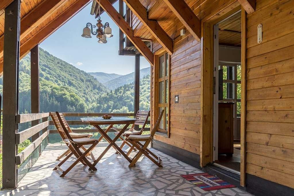 Vila Florile Bucegilor Sinaia Exteriér fotografie